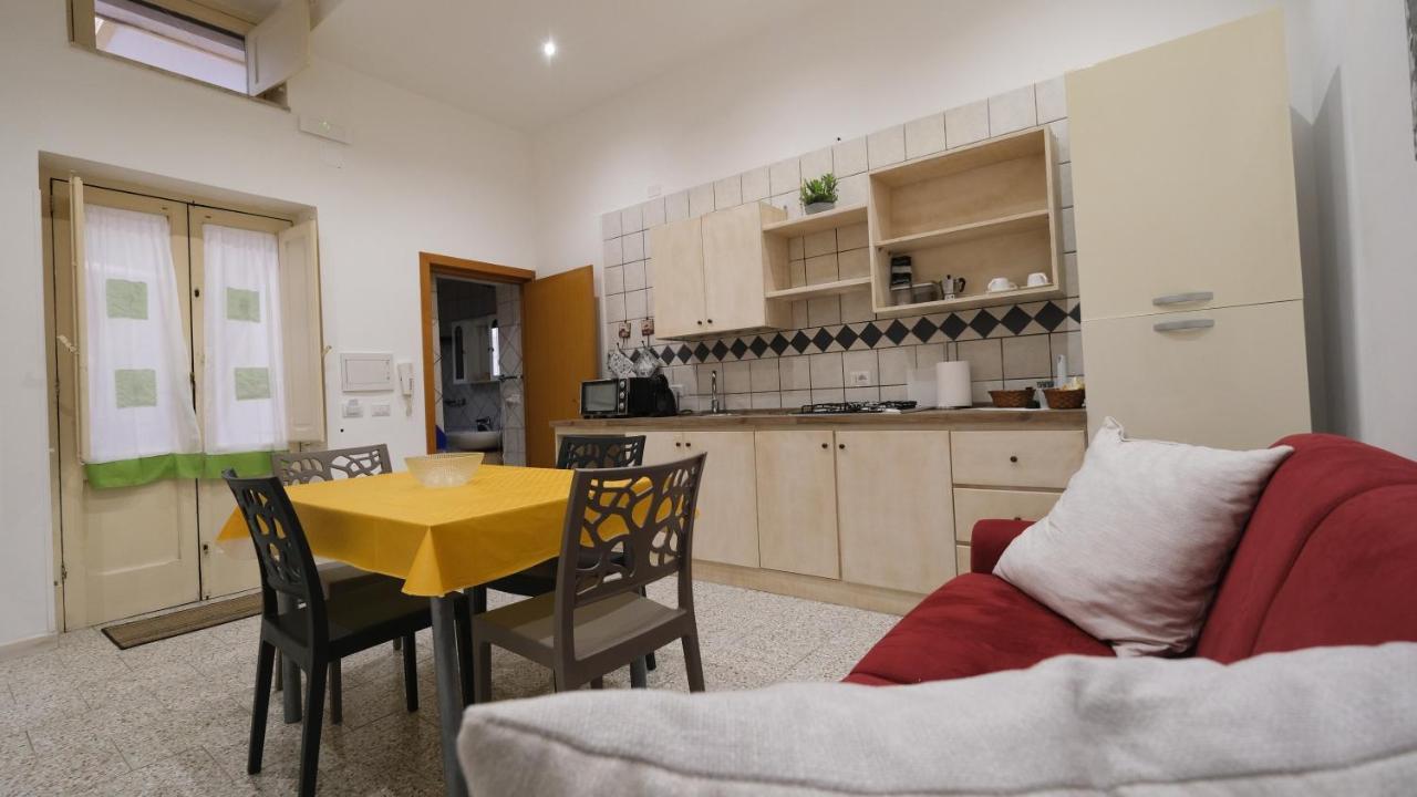 Bilocale Porta Napoli Apartment Brindisi Exterior photo